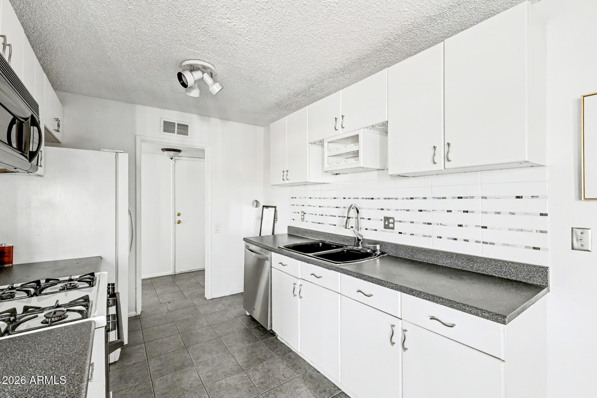 6767 N 7TH Street 217, Phoenix, AZ 85014 — photo 12 of 31
