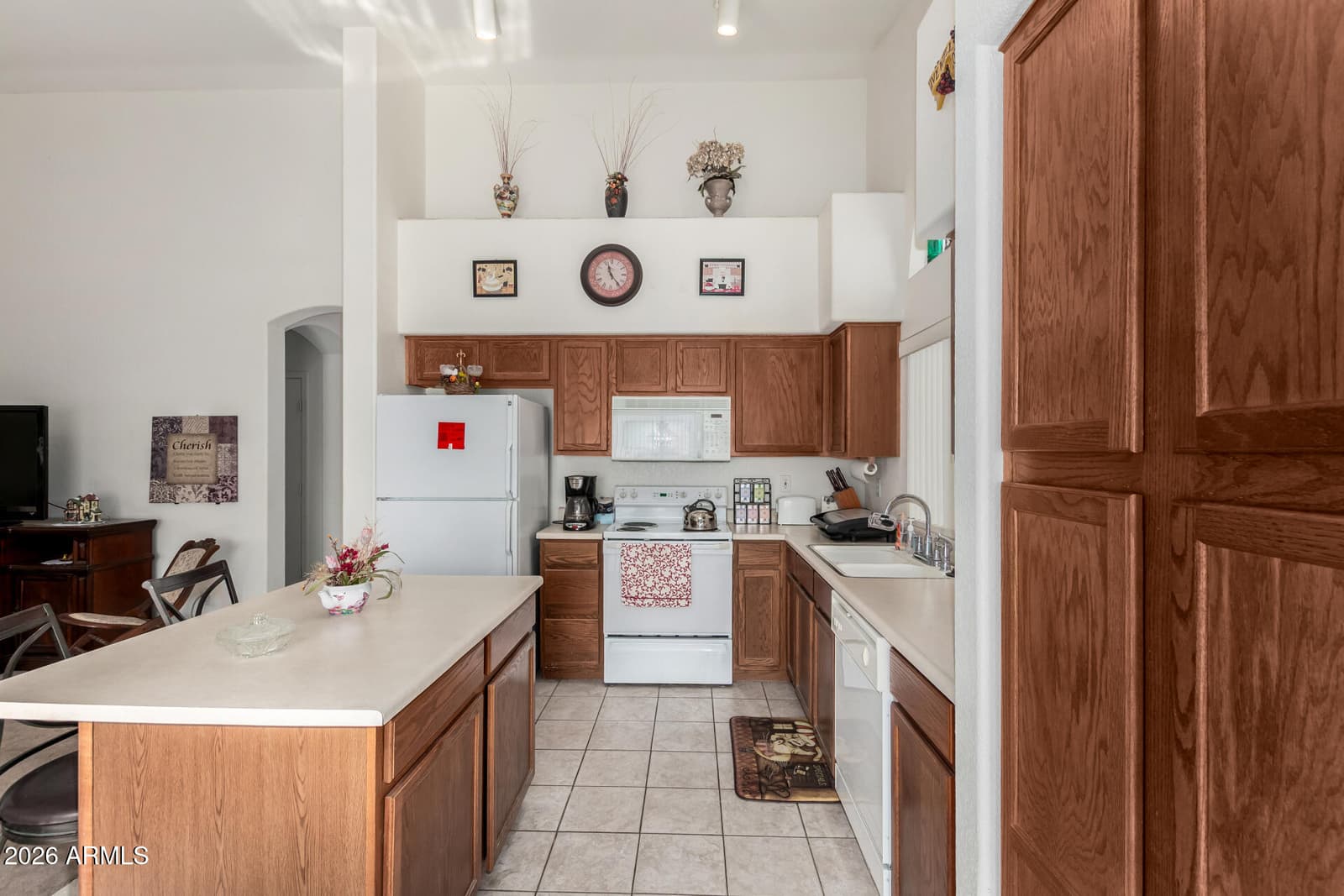 14821 W HONEYSUCKLE Lane, Surprise, AZ 85374 — photo 10 of 34