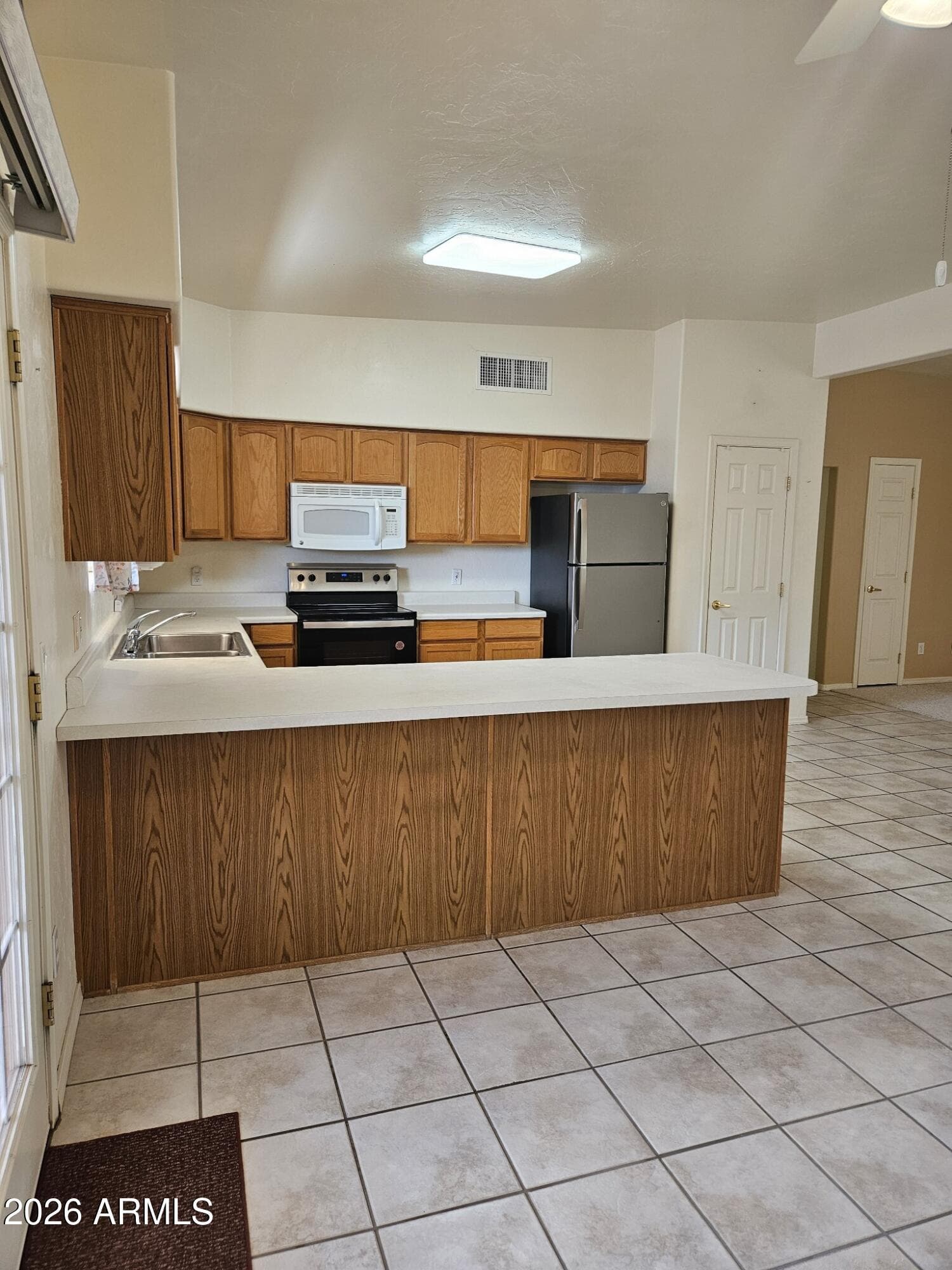 570 S CHASE Street, Sierra Vista, AZ 85635 — photo 6 of 34