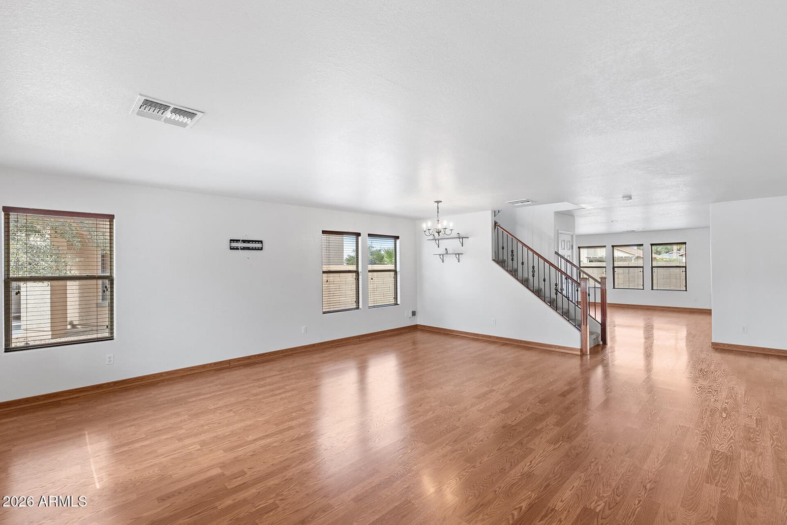 6430 W BARBARA Avenue, Glendale, AZ 85302 — photo 10 of 67