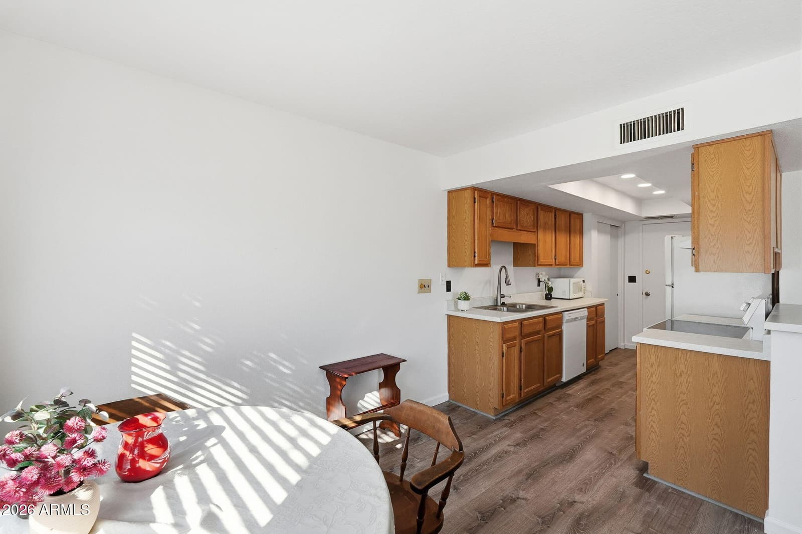 744 E North Lane 2, Phoenix, AZ 85020 — photo 11 of 26