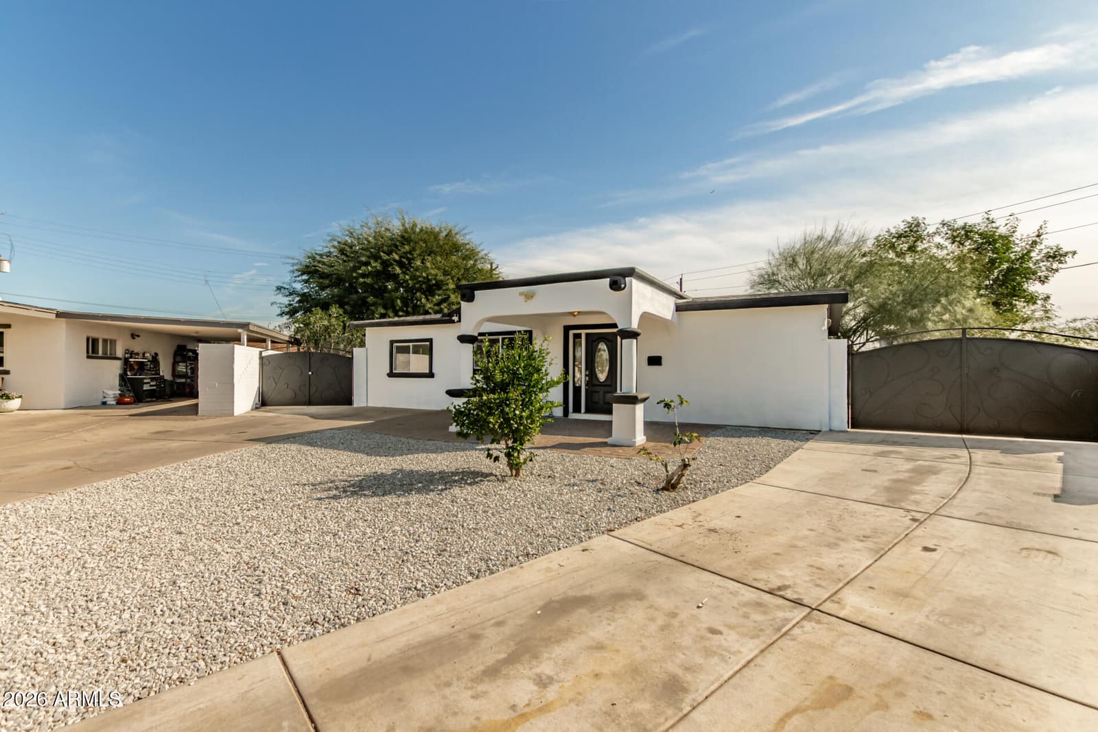 7715 W CRITTENDEN Lane, Phoenix, AZ 85033 — photo 2 of 30
