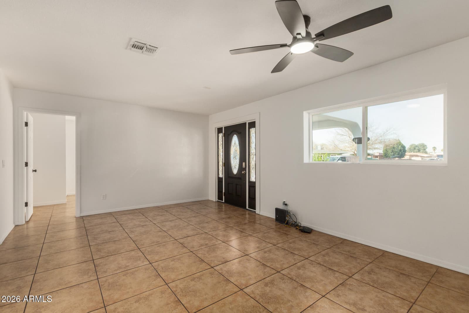 7715 W CRITTENDEN Lane, Phoenix, AZ 85033 — photo 6 of 30