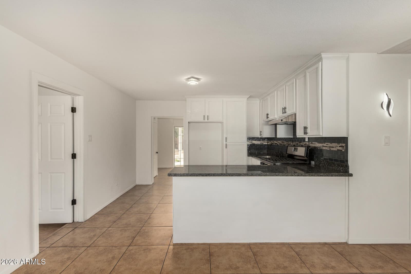 7715 W CRITTENDEN Lane, Phoenix, AZ 85033 — photo 7 of 30