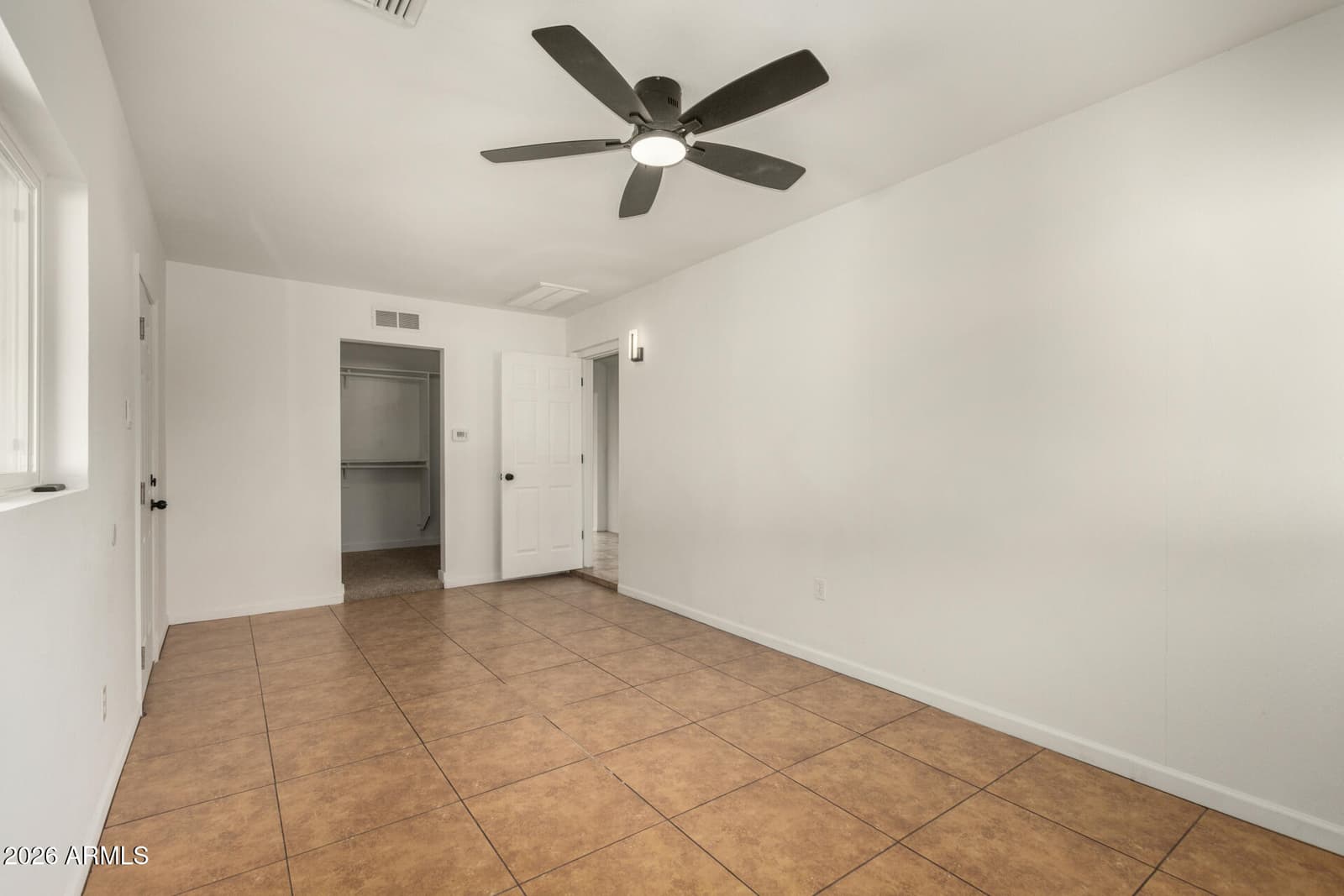 7715 W CRITTENDEN Lane, Phoenix, AZ 85033 — photo 12 of 30