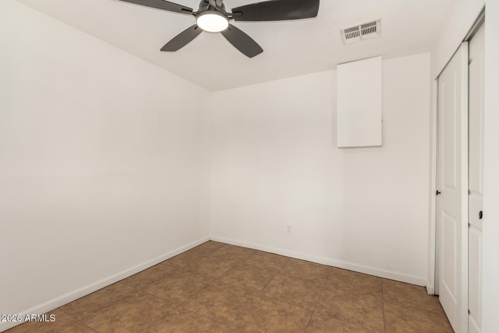 7715 W CRITTENDEN Lane, Phoenix, AZ 85033 — photo 19 of 30