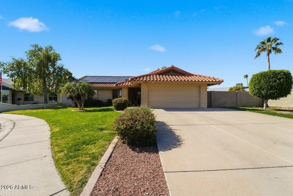11226 N 60TH Court, Glendale, AZ 85304 — photo 3 of 25