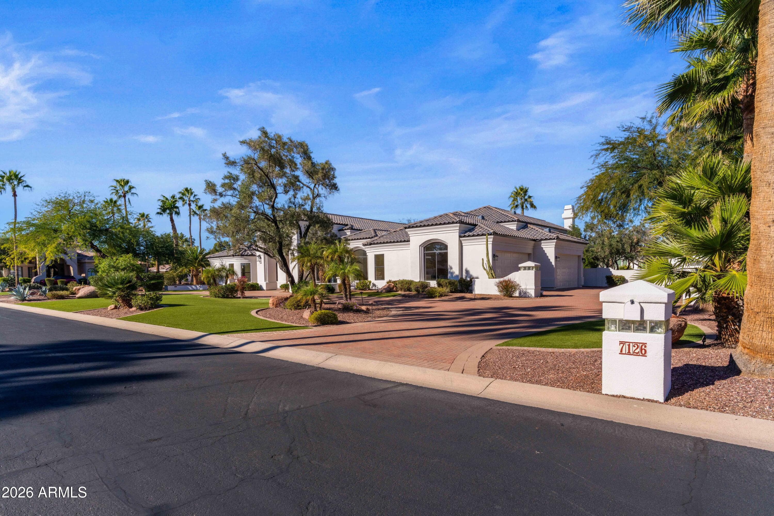 7126 E BLUEBIRD Lane, Paradise Valley, AZ 85253 — photo 38 of 73