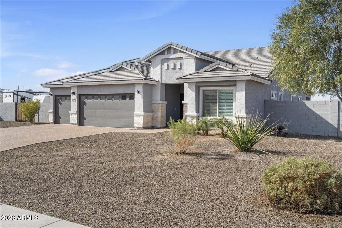 2438 S 218Th Drive, Buckeye, AZ 85326 — photo 8 of 53