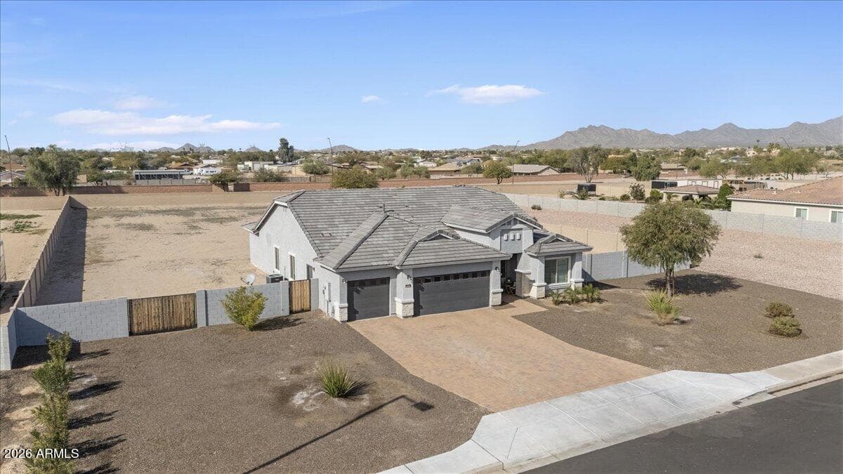 2438 S 218Th Drive, Buckeye, AZ 85326 — photo 12 of 53