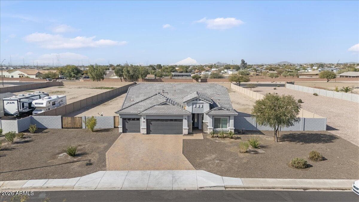 2438 S 218Th Drive, Buckeye, AZ 85326 — photo 13 of 53