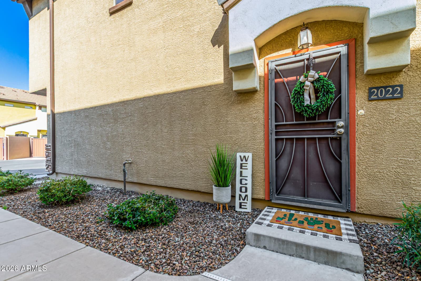 2725 E MINE CREEK Road 2022, Phoenix, AZ 85024 — photo 6 of 25