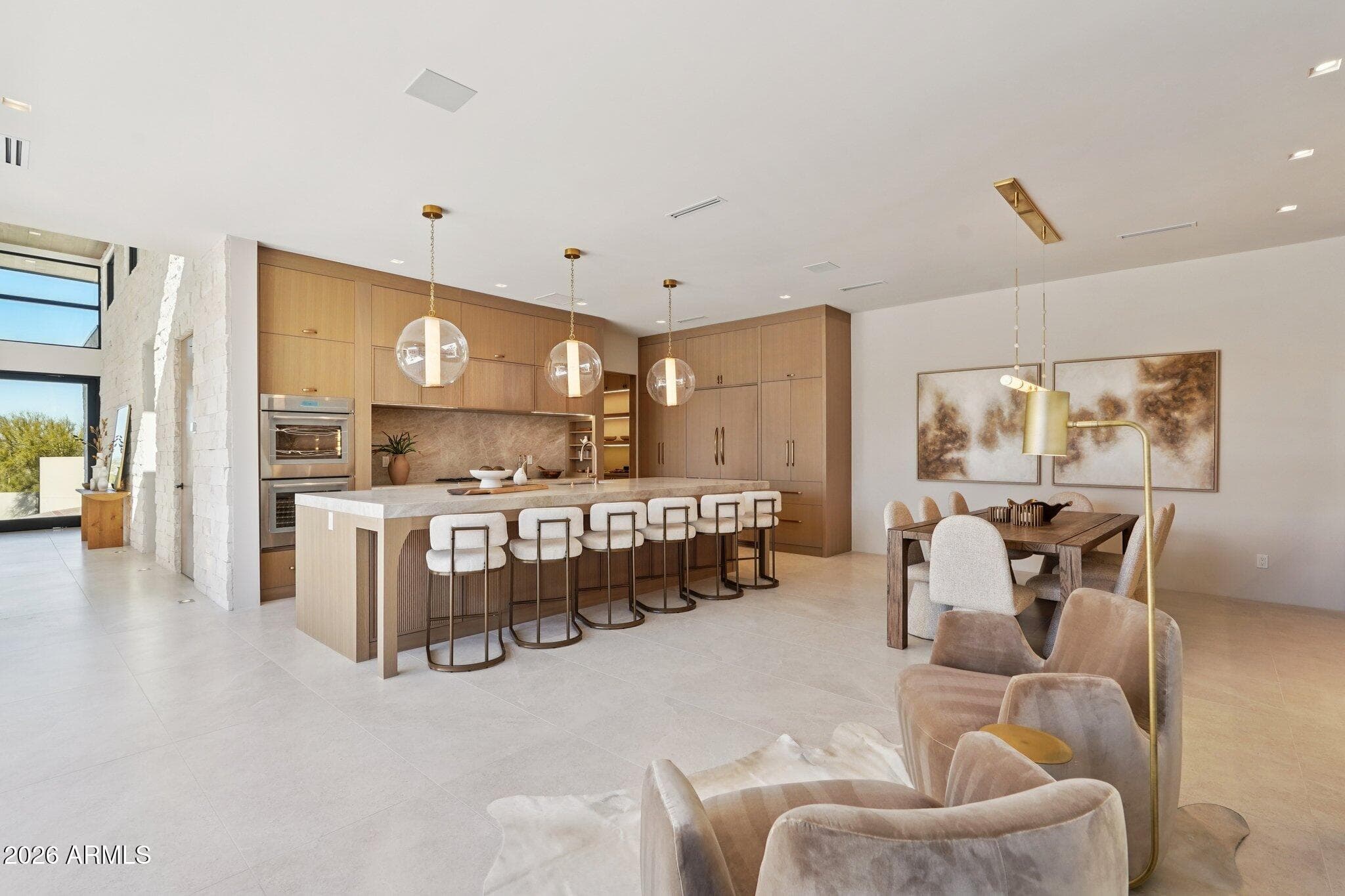 5761 N ECHO CANYON Circle, Phoenix, AZ 85018 — photo 14 of 100