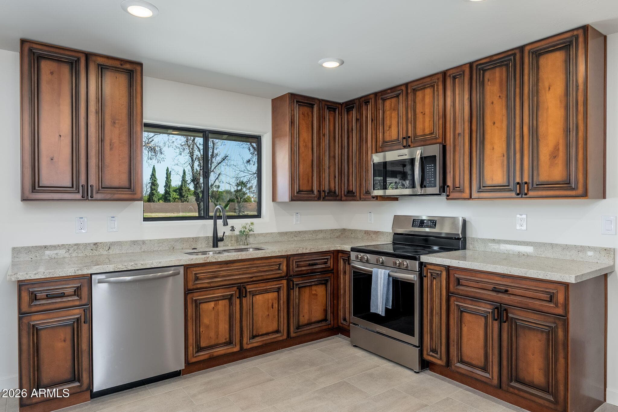 10839 N 59TH Avenue, Glendale, AZ 85304 — photo 12 of 50