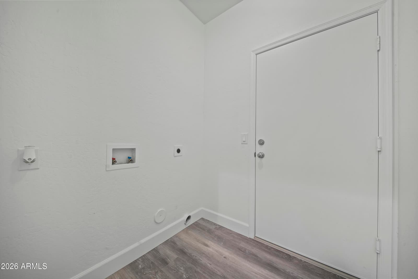 7945 W CHICKASAW Street, Phoenix, AZ 85043 — photo 13 of 23