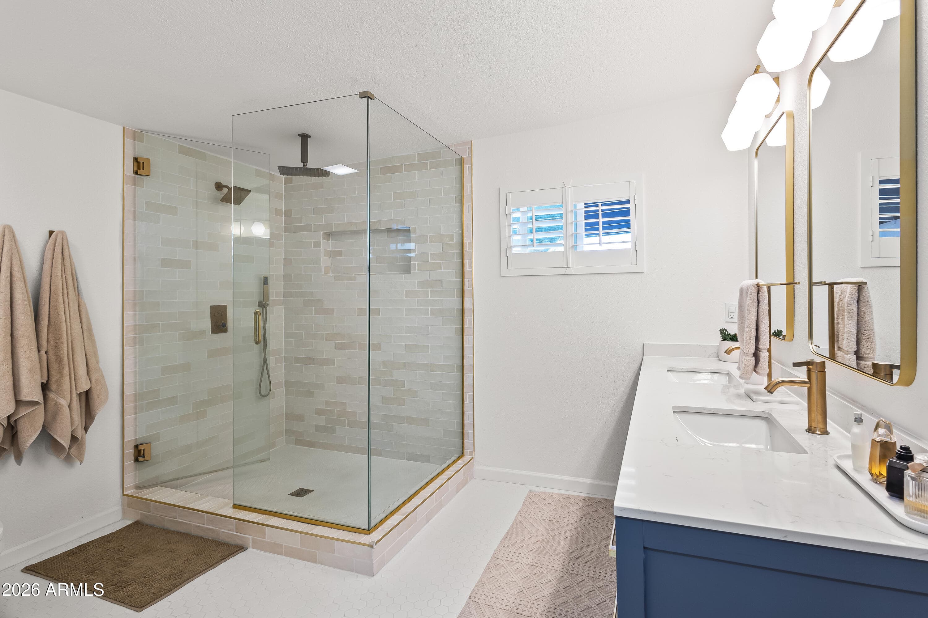 4013 E INDIANOLA Avenue, Phoenix, AZ 85018 — photo 13 of 33