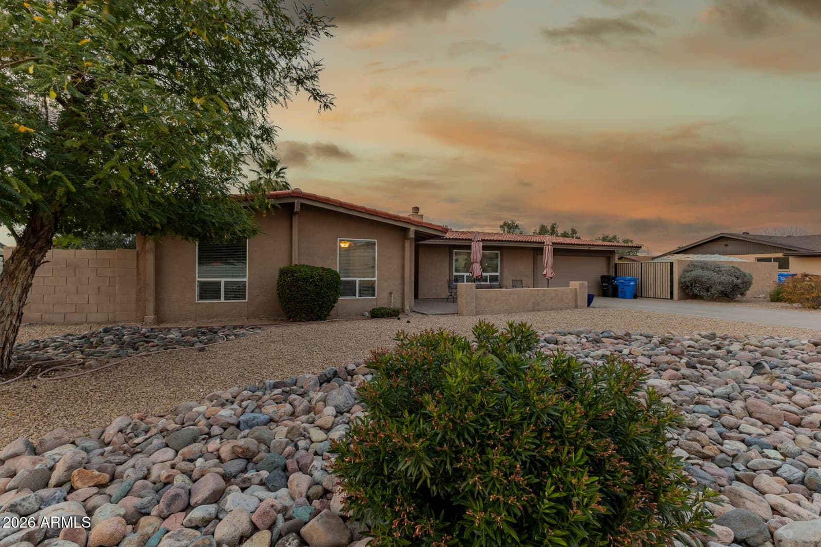 802 W CARIBBEAN Lane, Phoenix, AZ 85023 — photo 2 of 94