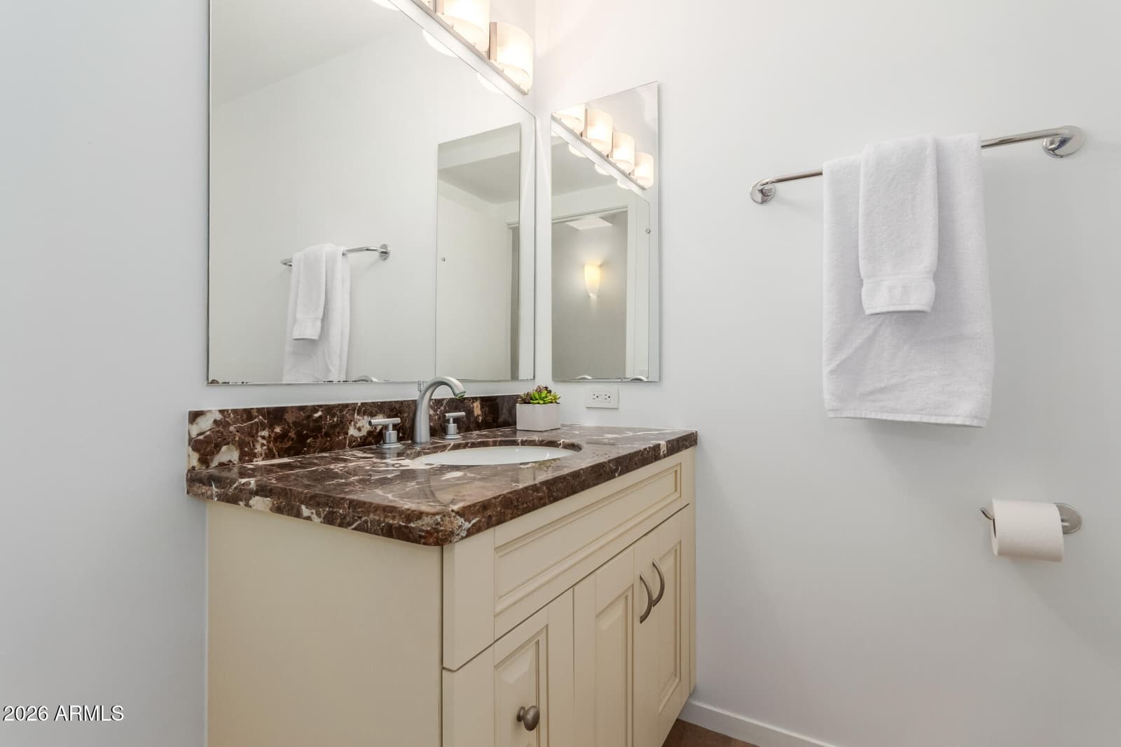 7161 E RANCHO VISTA Drive 2015, Scottsdale, AZ 85251 — photo 13 of 38