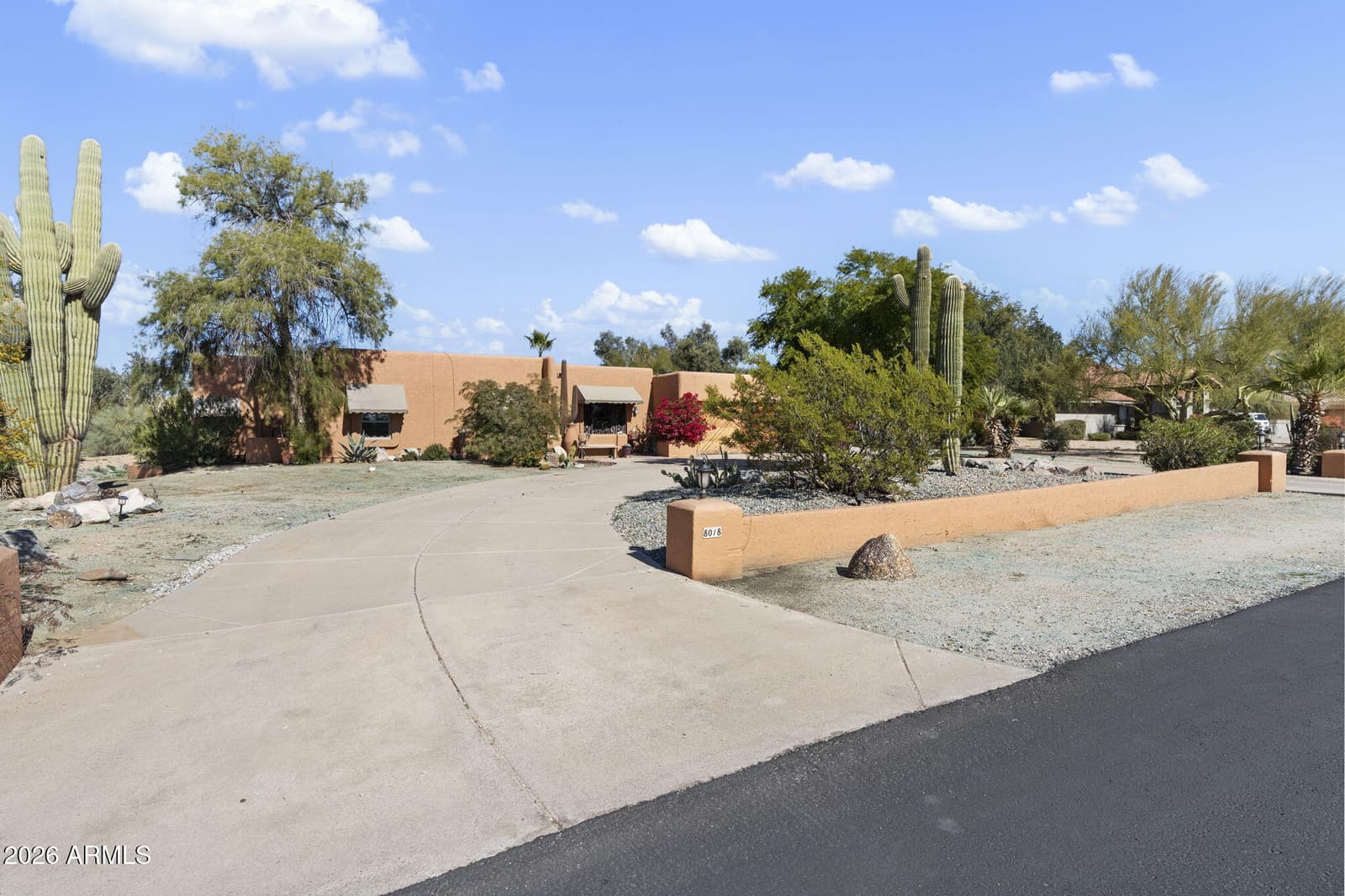 8018 E VISTA BONITA Drive, Scottsdale, AZ 85255 — photo 2 of 34