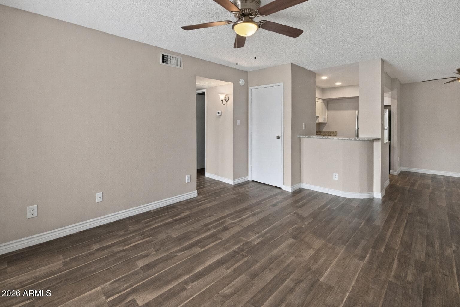 4410 N LONGVIEW Avenue 208, Phoenix, AZ 85014 — photo 2 of 11