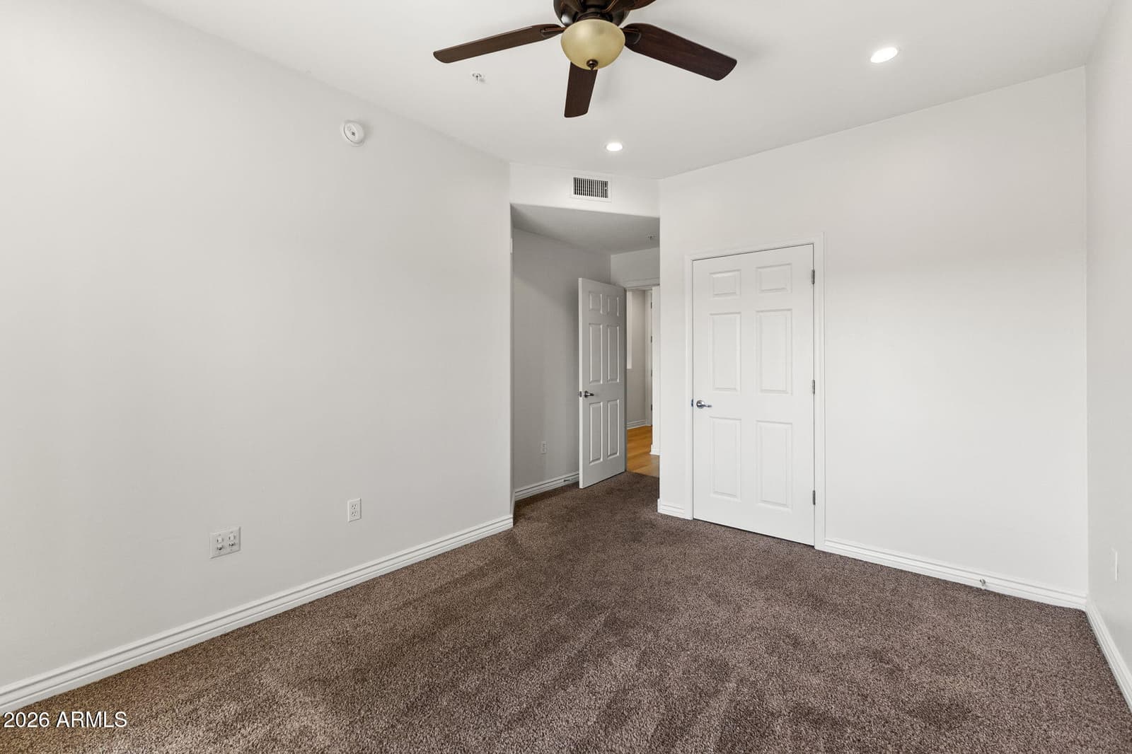5350 E DEER VALLEY Drive 4429, Phoenix, AZ 85054 — photo 21 of 28