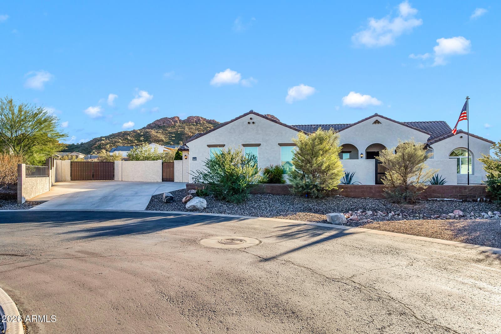 565 W PERKINS Street, San Tan Valley, AZ 85143 — photo 8 of 102