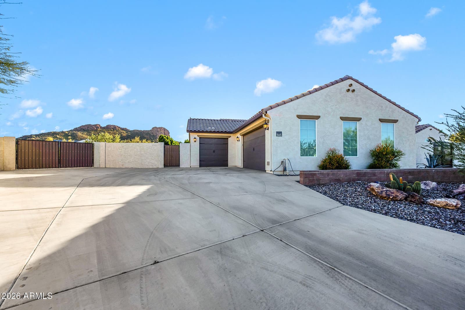 565 W PERKINS Street, San Tan Valley, AZ 85143 — photo 10 of 102