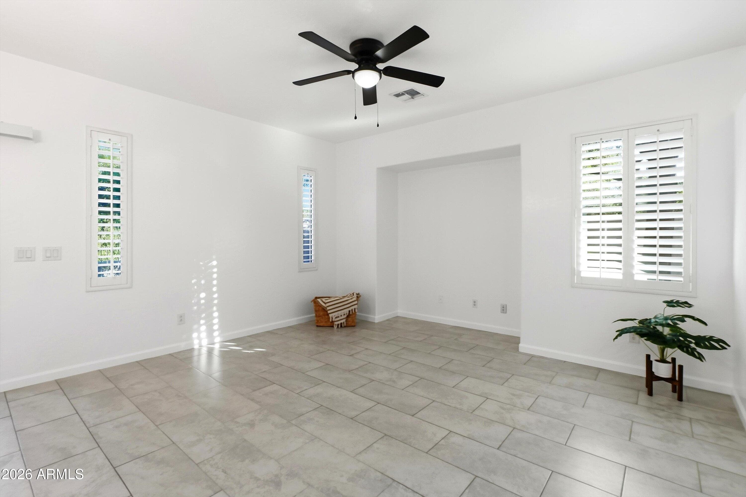 7527 S 13TH Place, Phoenix, AZ 85042 — photo 4 of 25