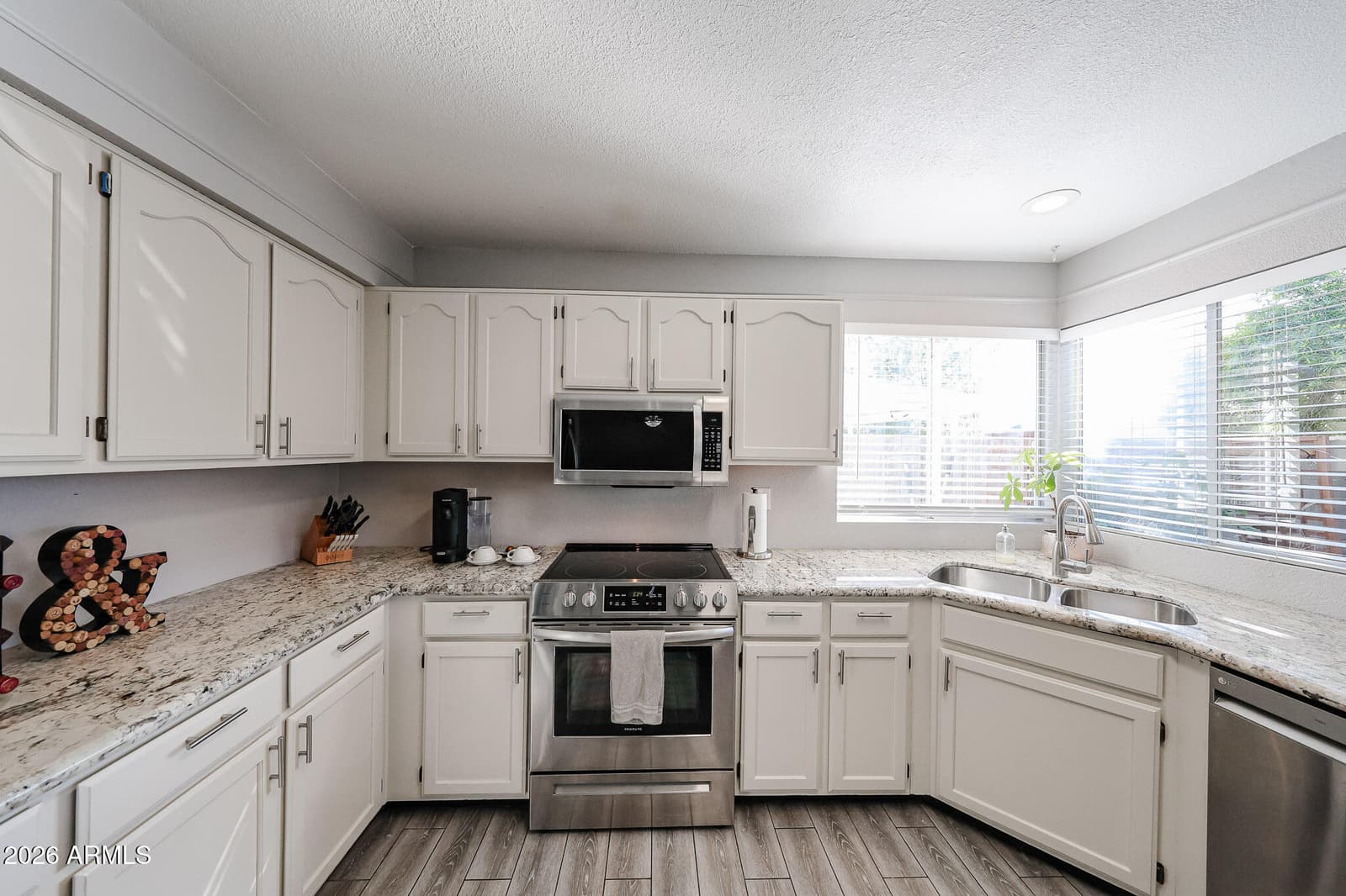 441 S MAPLE 8, Mesa, AZ 85206 — photo 10 of 28