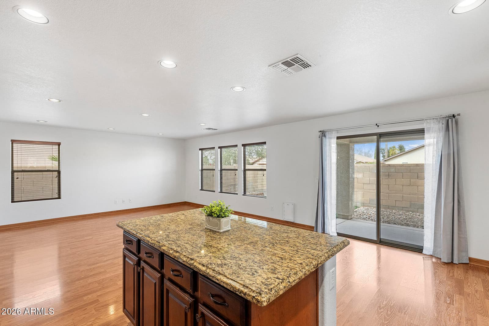 6430 W BARBARA Avenue, Glendale, AZ 85302 — photo 16 of 67