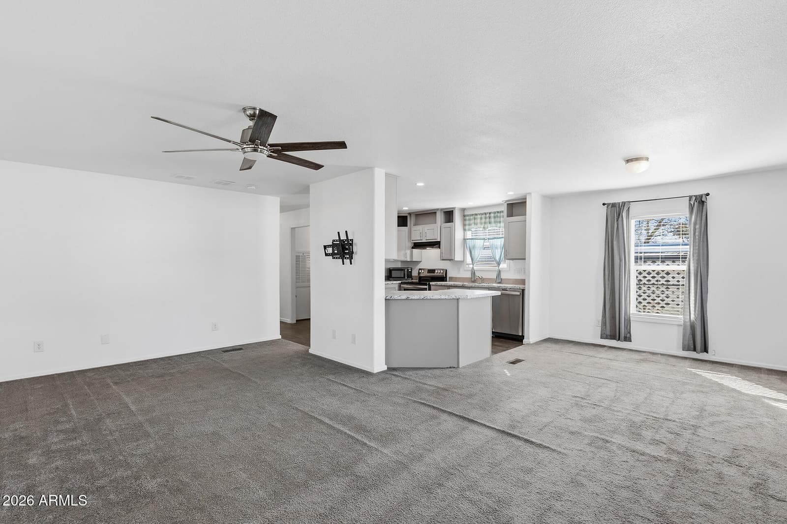 19401 N 7TH Street N 187, Phoenix, AZ 85024 — photo 3 of 25