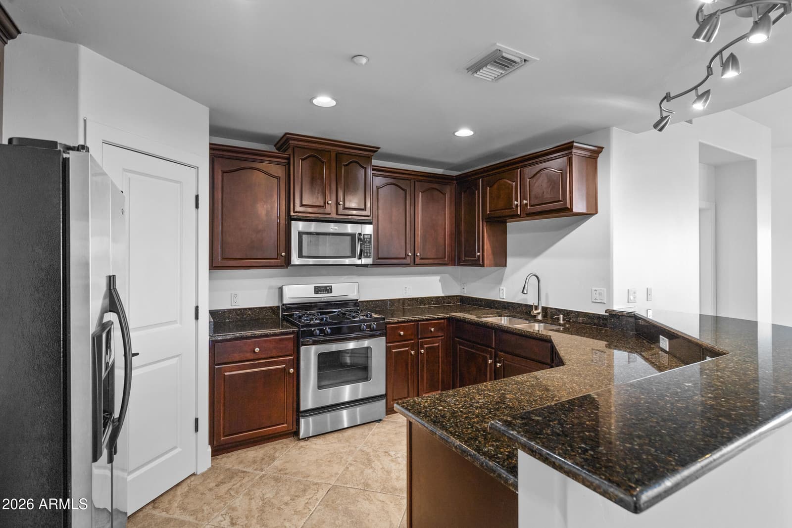 945 E PLAYA DEL NORTE Drive 5024, Tempe, AZ 85288 — photo 4 of 26