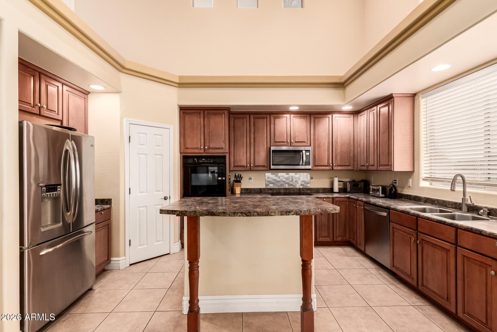 43402 W DESERT FAIRWAYS Drive, Maricopa, AZ 85138 — photo 12 of 41