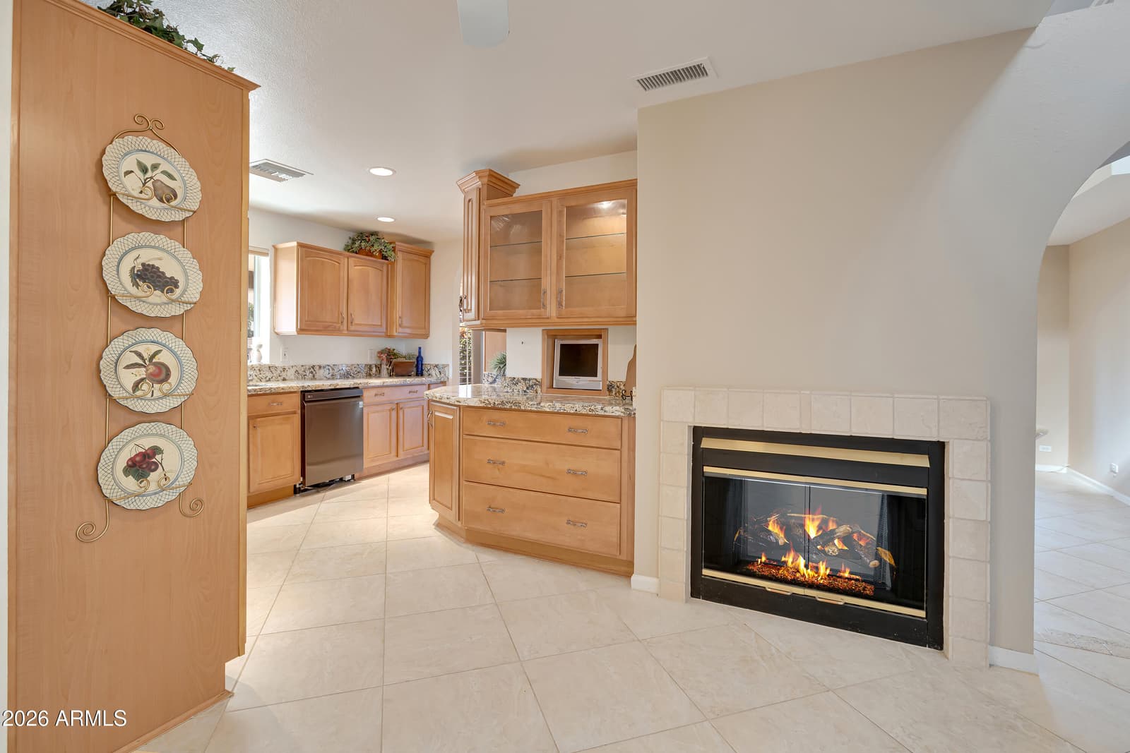 4610 E MONTE Way, Phoenix, AZ 85044 — photo 14 of 44