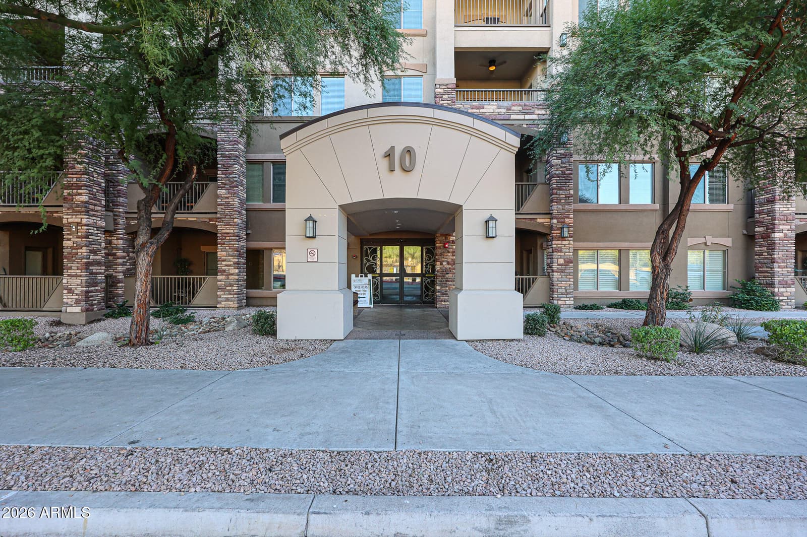 5450 E DEER VALLEY Bldg 10 Drive 3172, Phoenix, AZ 85054 — photo 2 of 43