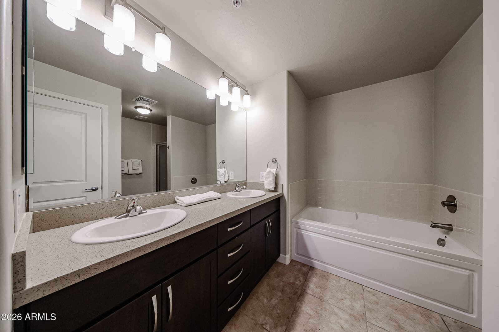 5450 E DEER VALLEY Bldg 10 Drive 3172, Phoenix, AZ 85054 — photo 26 of 43