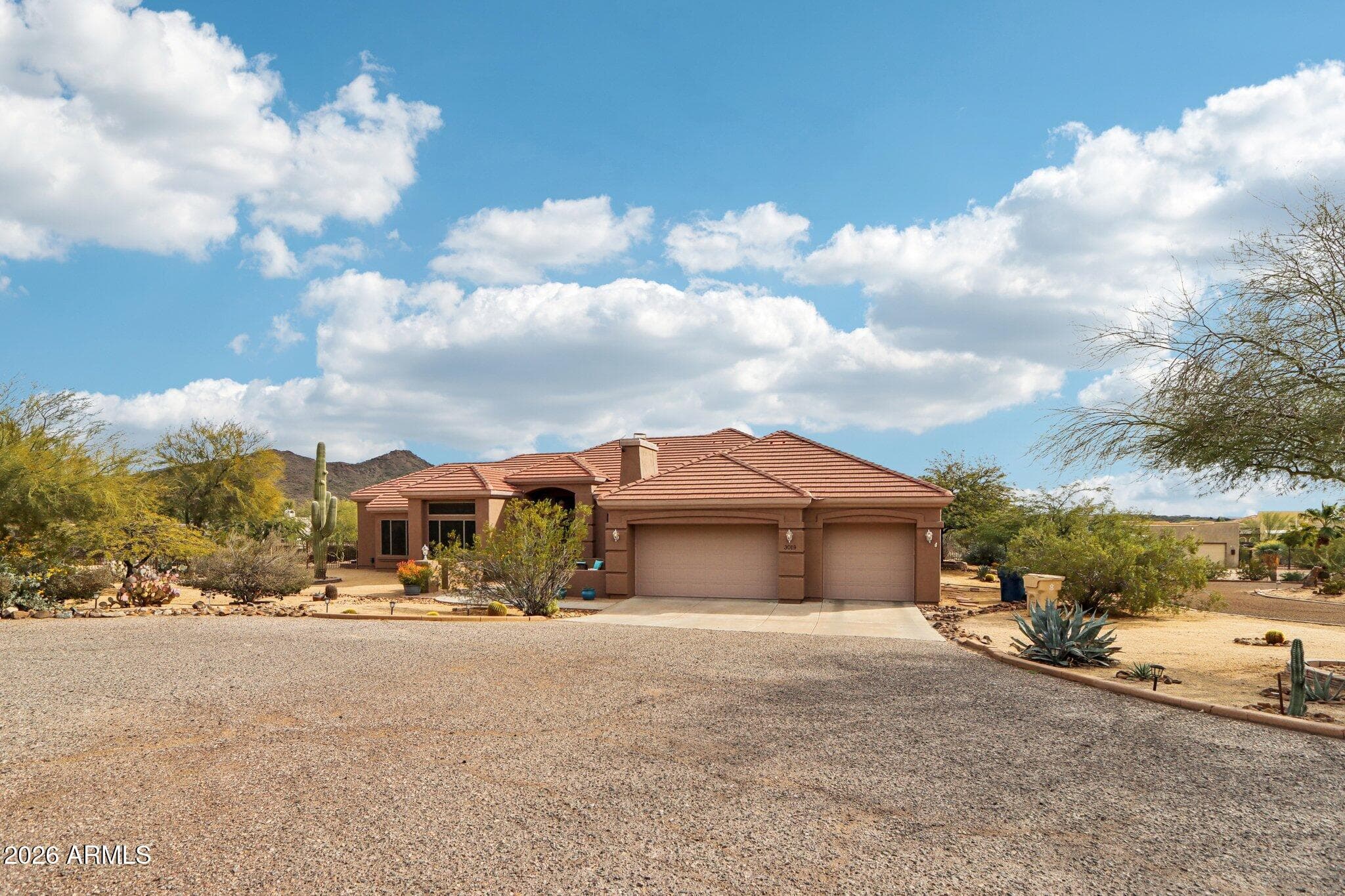 3019 W CARRIAGE Drive, Phoenix, AZ 85086 — photo 2 of 49