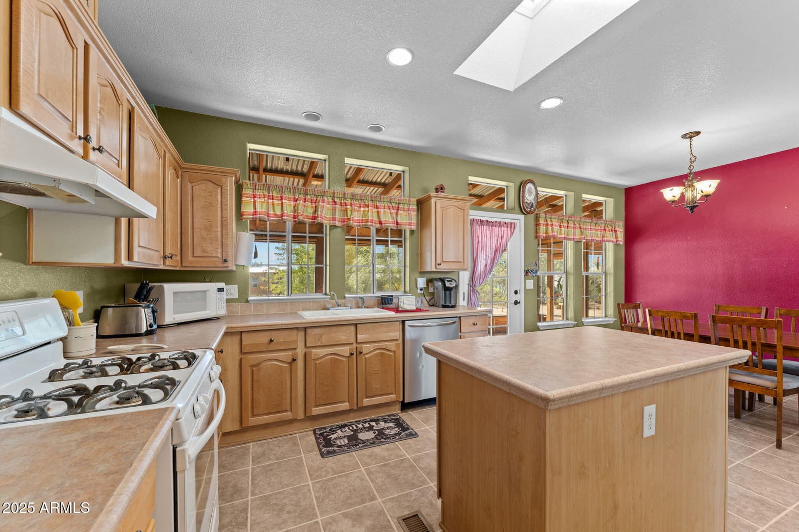 23345 W Los Huesos Way, Congress, AZ 85332 — photo 11 of 33