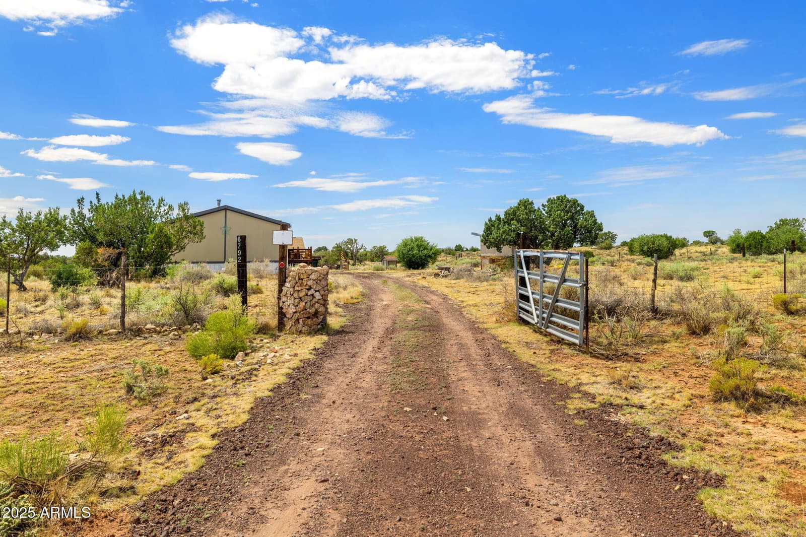 6792 S QUIVERO Road, Williams, AZ 86046 — photo 4 of 37