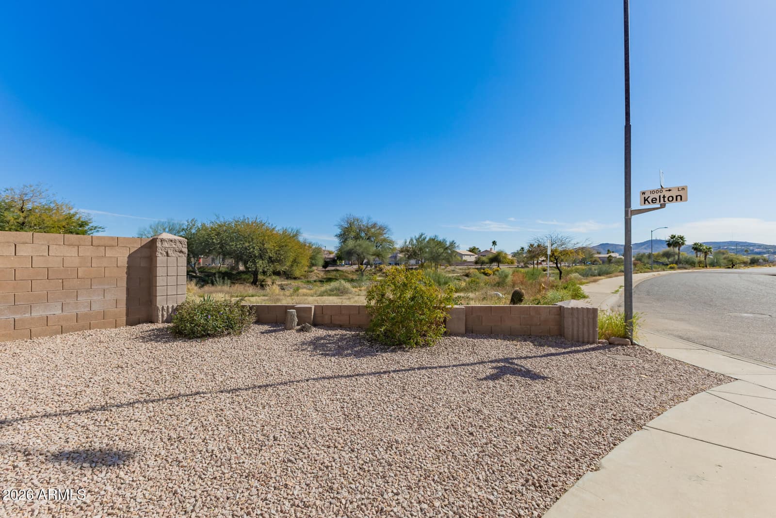1002 W KELTON Lane, Phoenix, AZ 85023 — photo 11 of 42