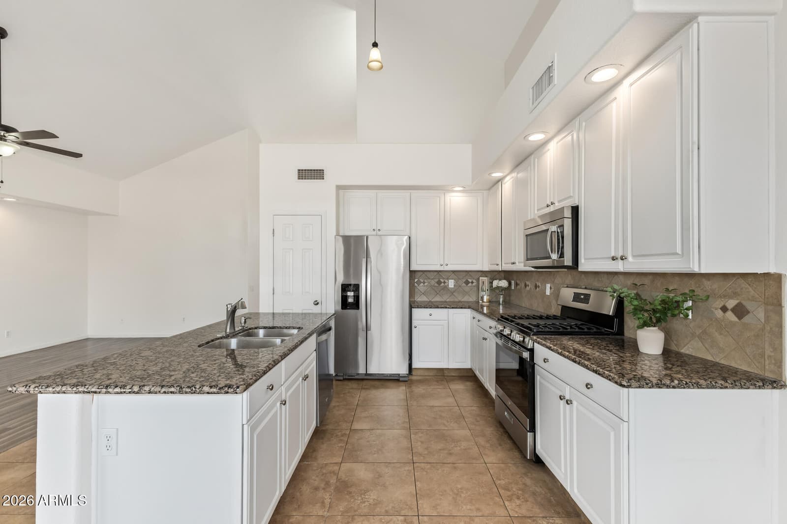 1002 W KELTON Lane, Phoenix, AZ 85023 — photo 3 of 42