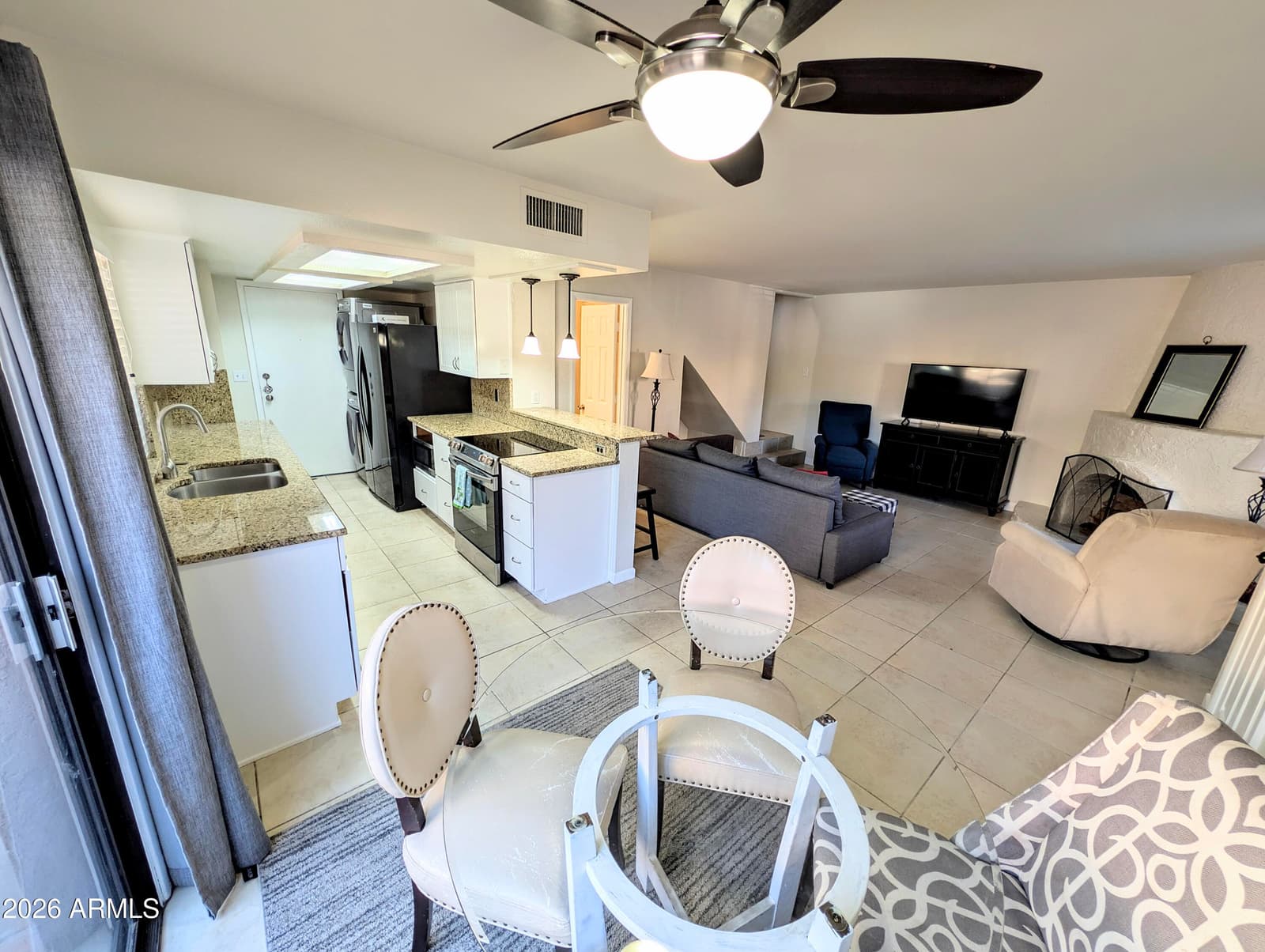 10421 N 11TH Street N 3, Phoenix, AZ 85020 — photo 11 of 44