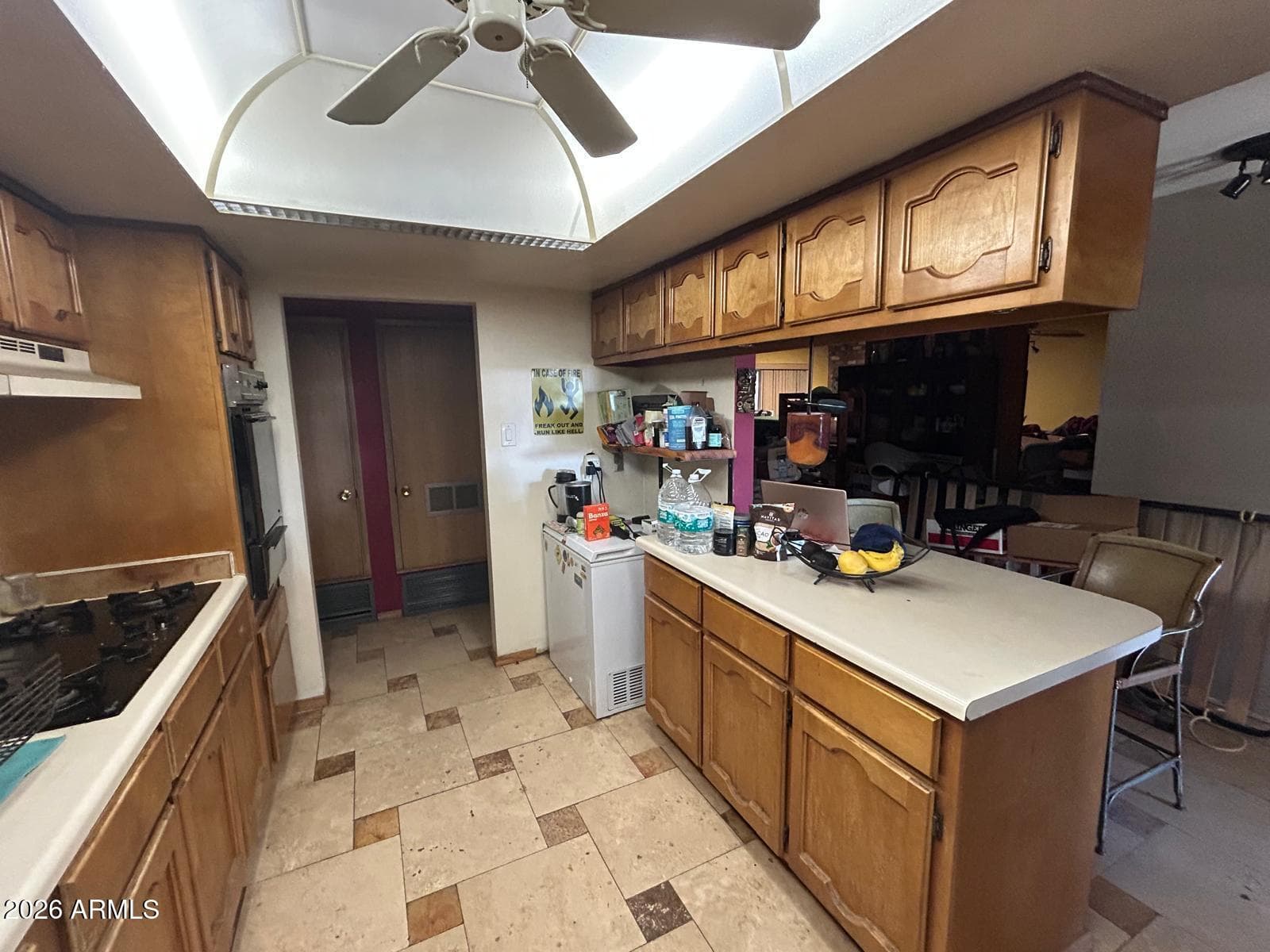939 W MERCER Lane, Phoenix, AZ 85029 — photo 10 of 12