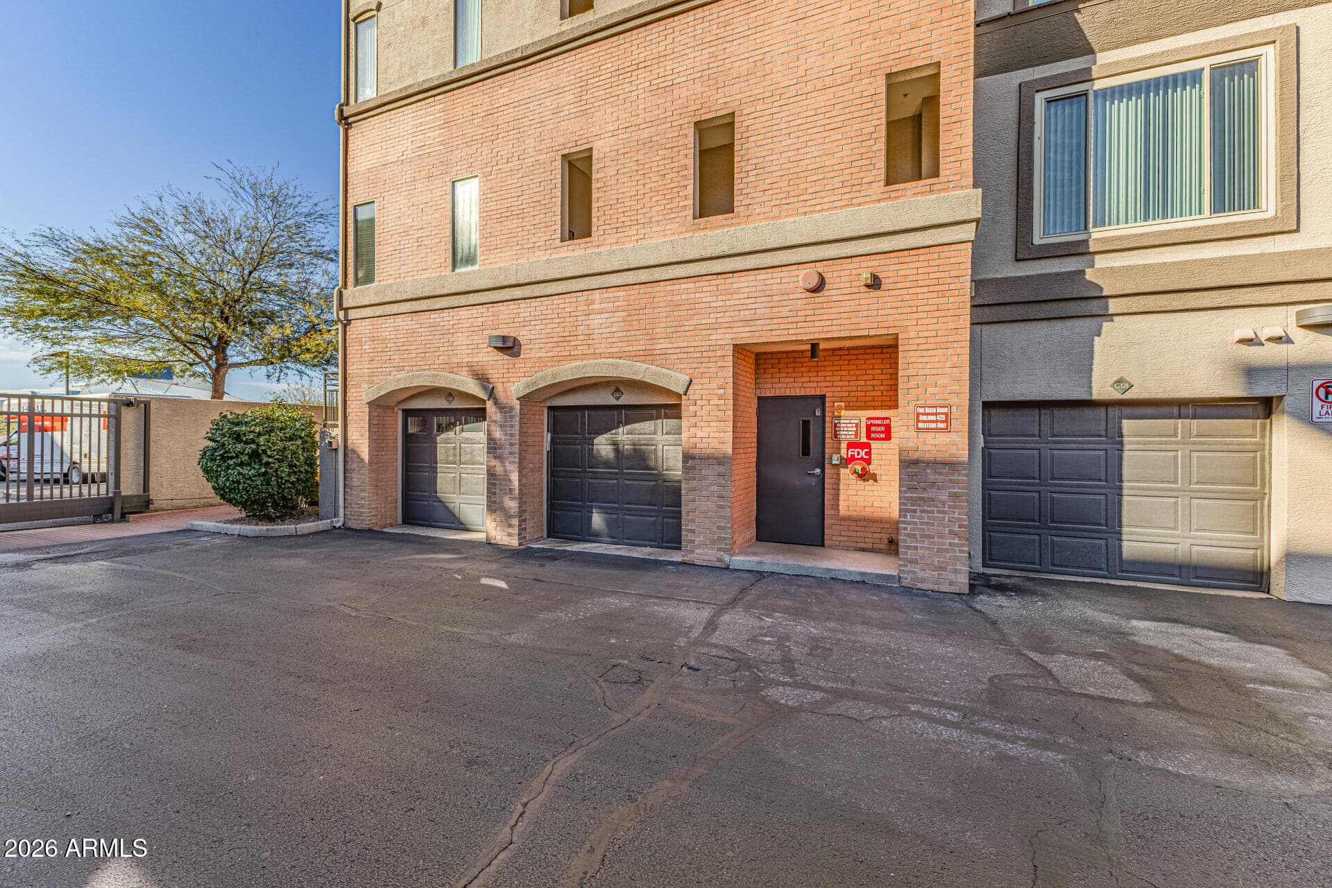 425 W RIO SALADO Parkway 101, Tempe, AZ 85281 — photo 4 of 32
