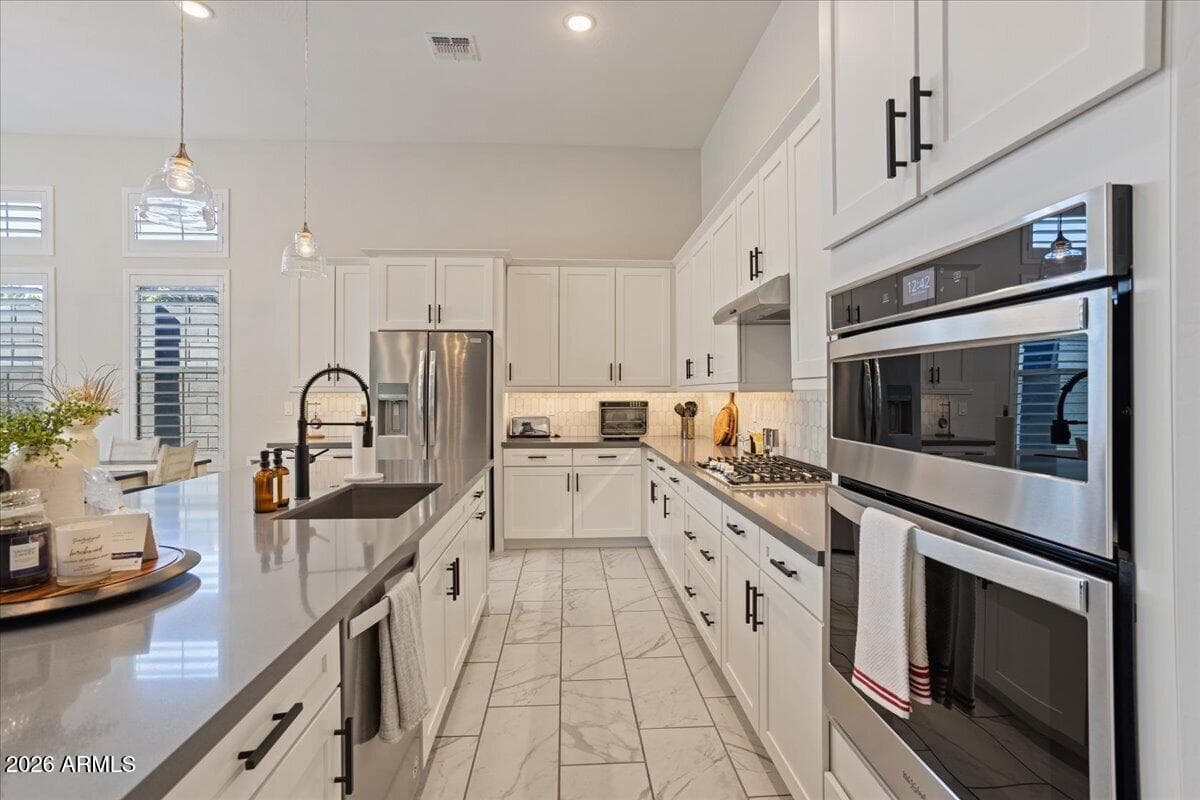 21147 W HILLCREST Boulevard, Buckeye, AZ 85396 — photo 8 of 57