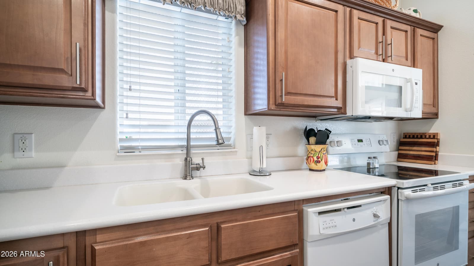 362 FELSPAR Drive, Apache Junction, AZ 85119 — photo 8 of 62