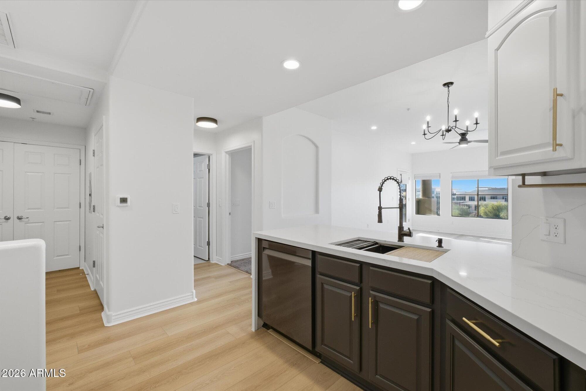 5350 E DEER VALLEY Drive 4429, Phoenix, AZ 85054 — photo 7 of 28