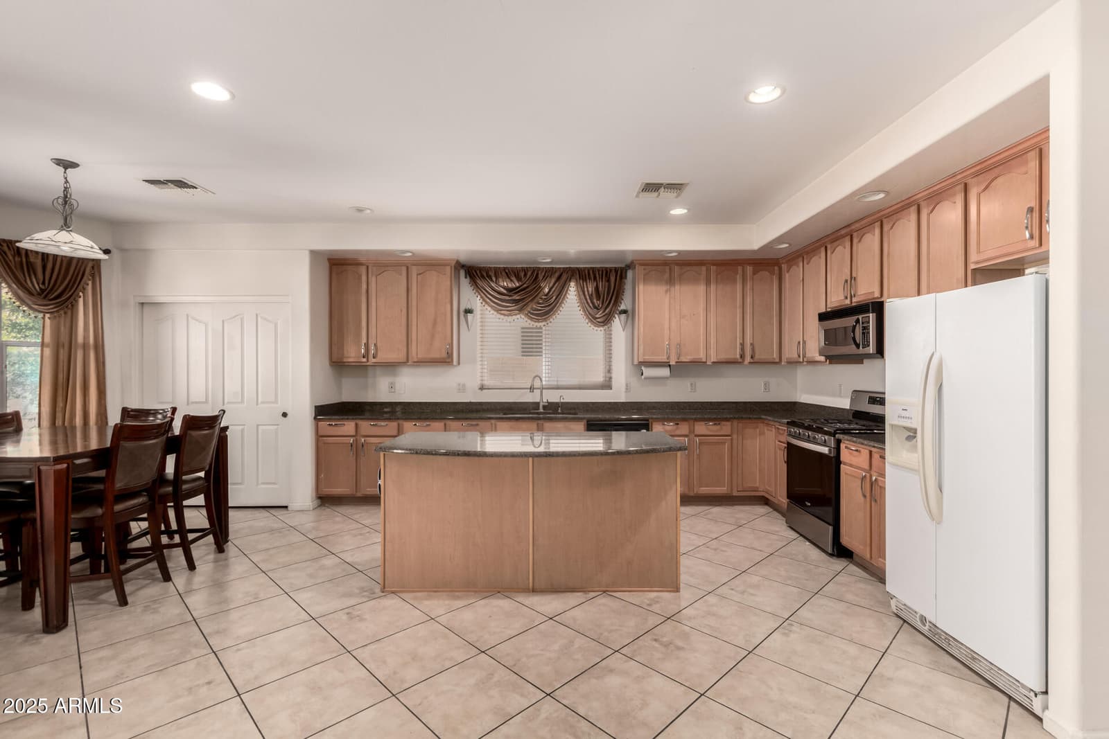 43228 W KNAUSS Drive, Maricopa, AZ 85138 — photo 16 of 53