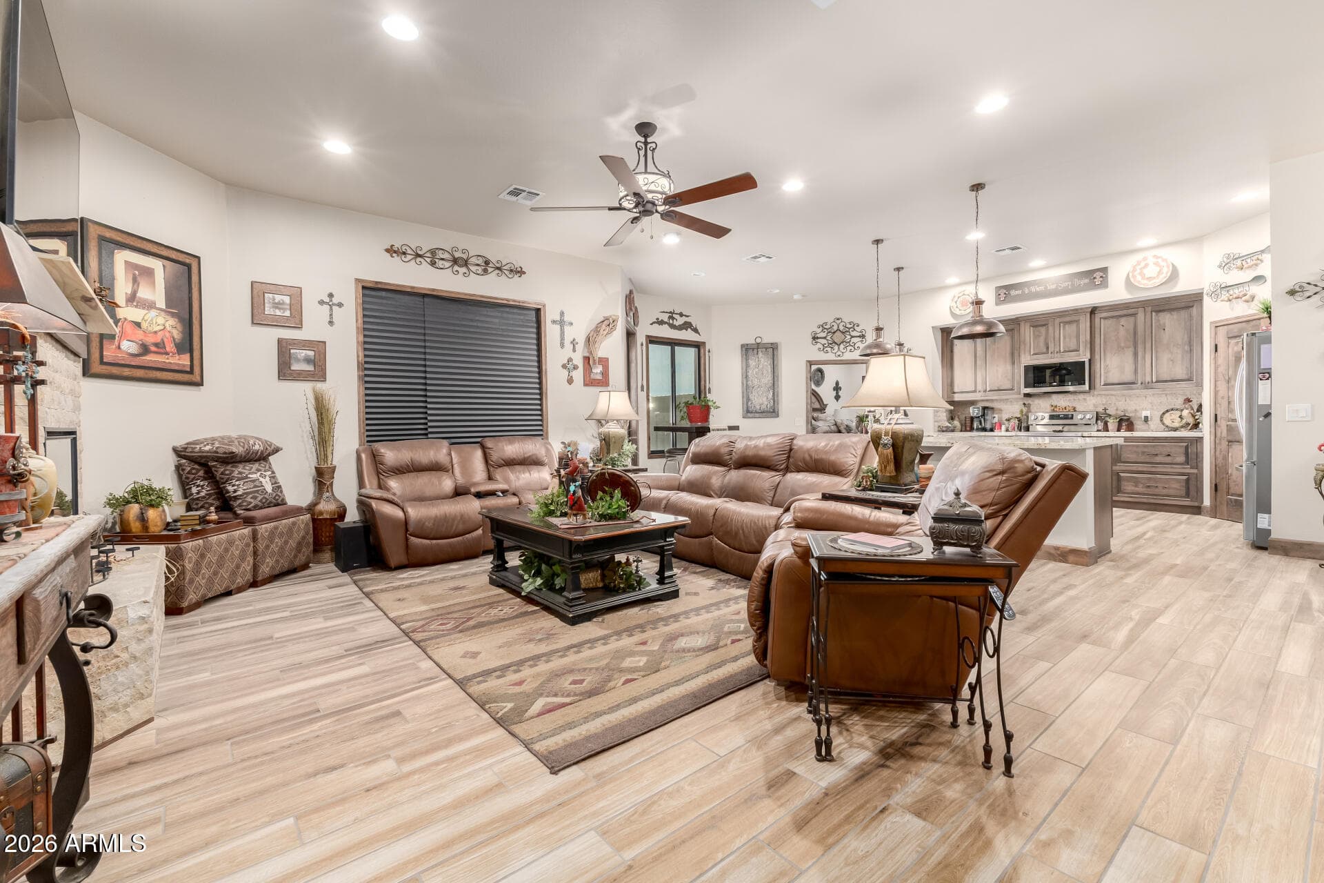 17524 E BROOKS FARM Road, Gilbert, AZ 85298 — photo 5 of 47