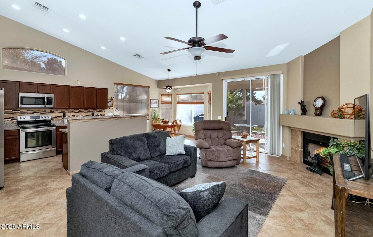 11501 W LAURELWOOD Lane, Avondale, AZ 85392 — photo 10 of 34